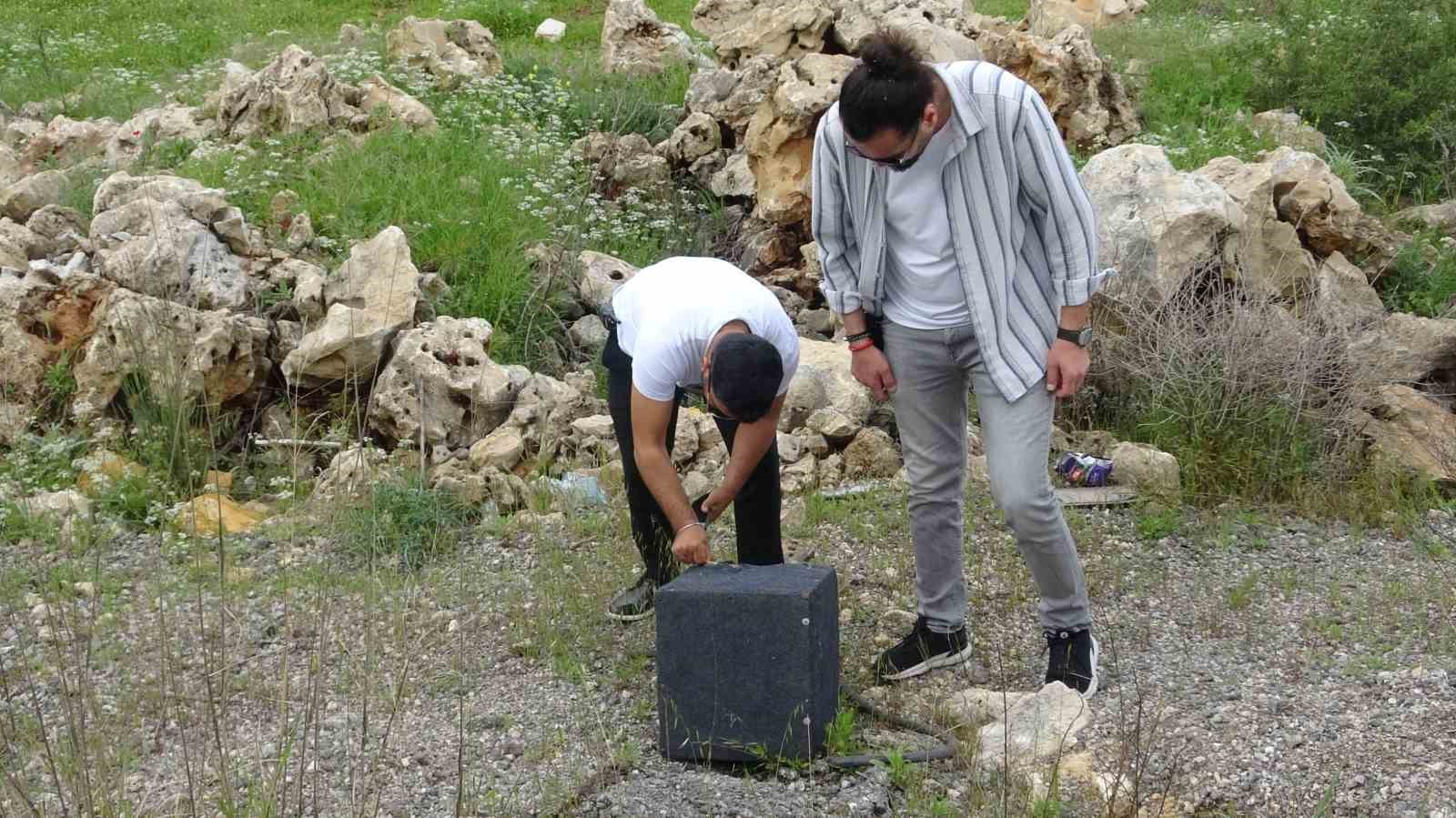 mersinde bicaklanarak oldurulen kadinin katil zanlisi kocasi antalyada 20 kilometrelik kovalamacayla yakalandi 5 bB42UXVN