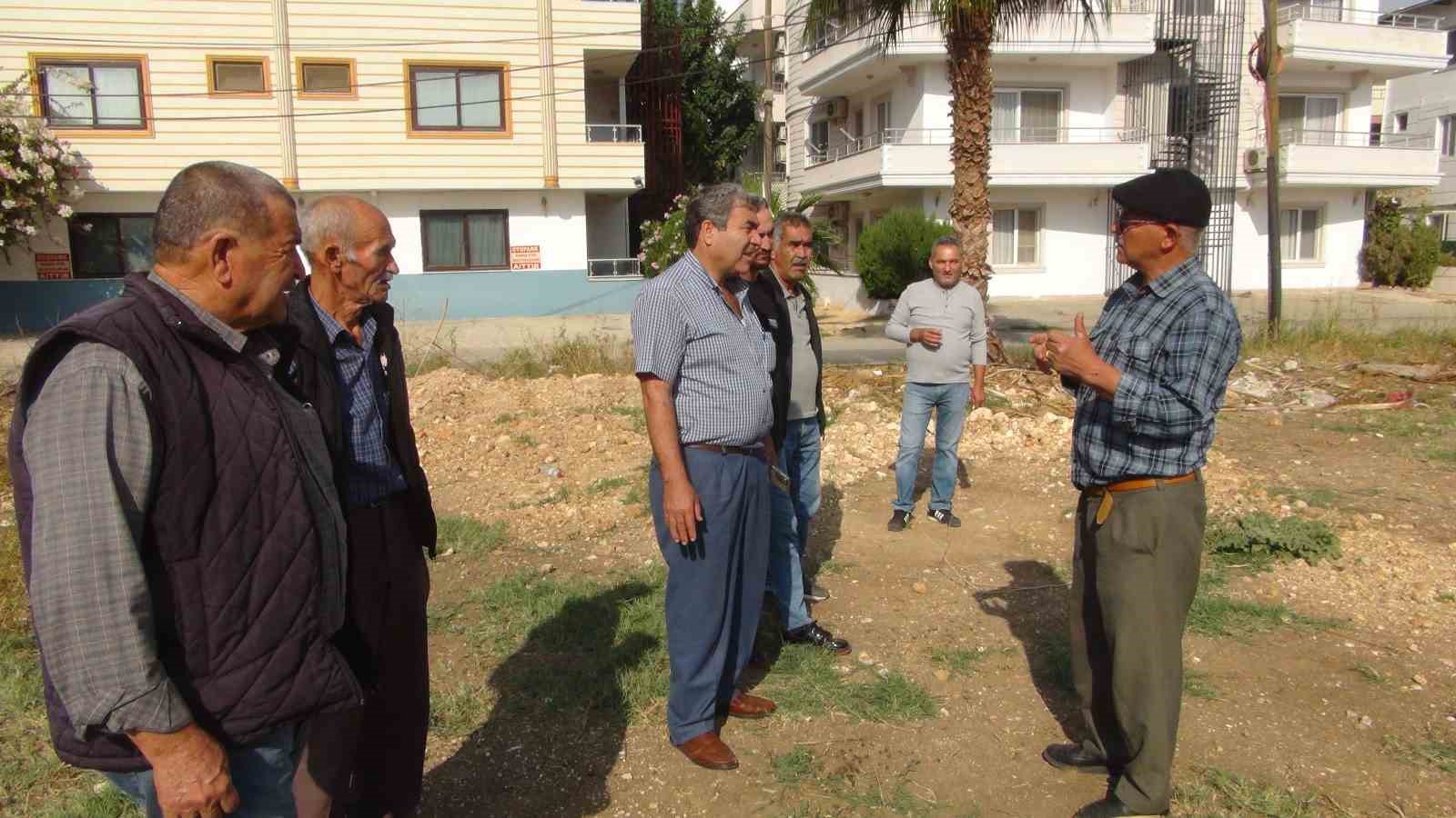 Mersin’de bir kişi yer altı su kaynaklarını bulabiliyor, bulduğunda elektrik çarpmışa dönüyor 8 mersinde bir kisi yer alti su kaynaklarini bulabiliyor buldugunda elektrik carpmisa donuyor 4 EN3TGAPJ