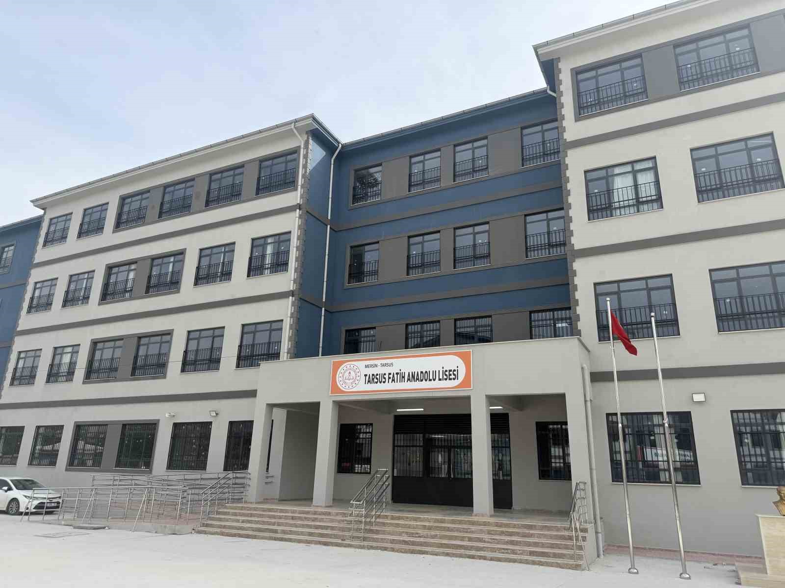 mersinde bir lise ogrencisi silahla yakalandi 0 OJ22rtXj