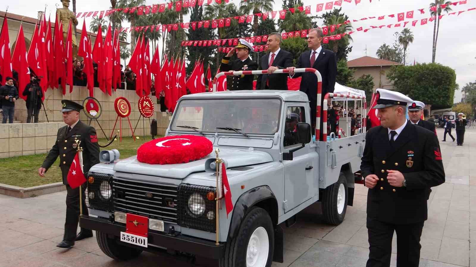 Mersin’de coşkulu kurtuluş yıl dönümü: JÖAK helikopter ile ‘üzüm salkımı’ gösterisi yaptı 7 mersinde coskulu kurtulus yil donumu joak helikopter ile uzum salkimi gosterisi yapti 3 XzXW9YlU