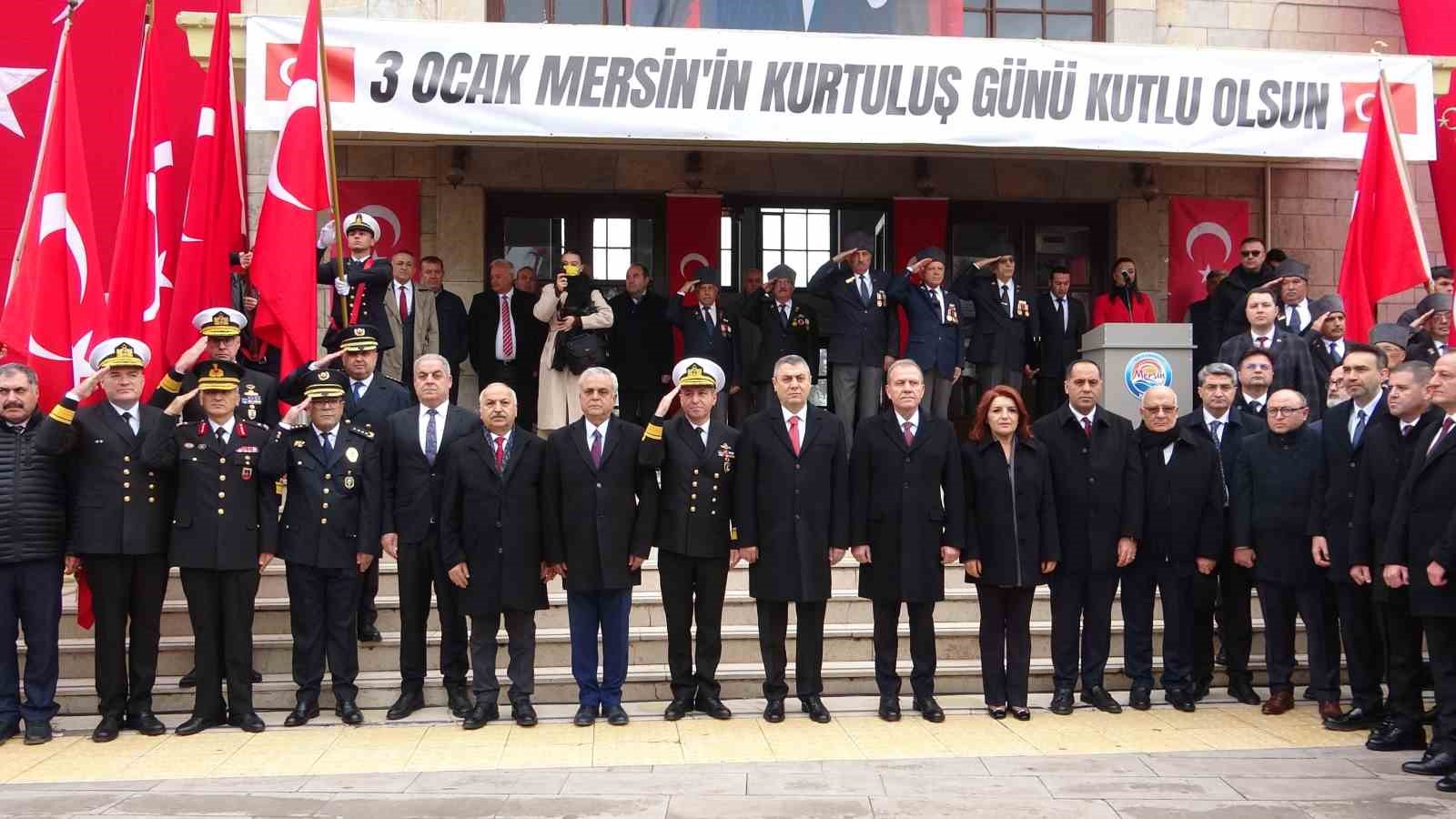 Mersin’de coşkulu kurtuluş yıl dönümü: JÖAK helikopter ile ‘üzüm salkımı’ gösterisi yaptı 8 mersinde coskulu kurtulus yil donumu joak helikopter ile uzum salkimi gosterisi yapti 4 phqwdKjN