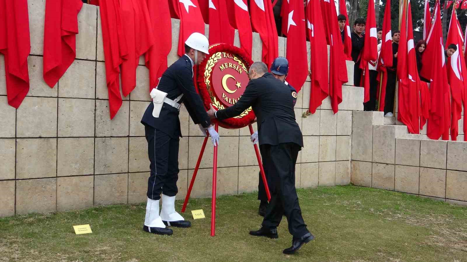 Mersin’de coşkulu kurtuluş yıl dönümü: JÖAK helikopter ile ‘üzüm salkımı’ gösterisi yaptı 11 mersinde coskulu kurtulus yil donumu joak helikopter ile uzum salkimi gosterisi yapti 7 mHeOJgpn
