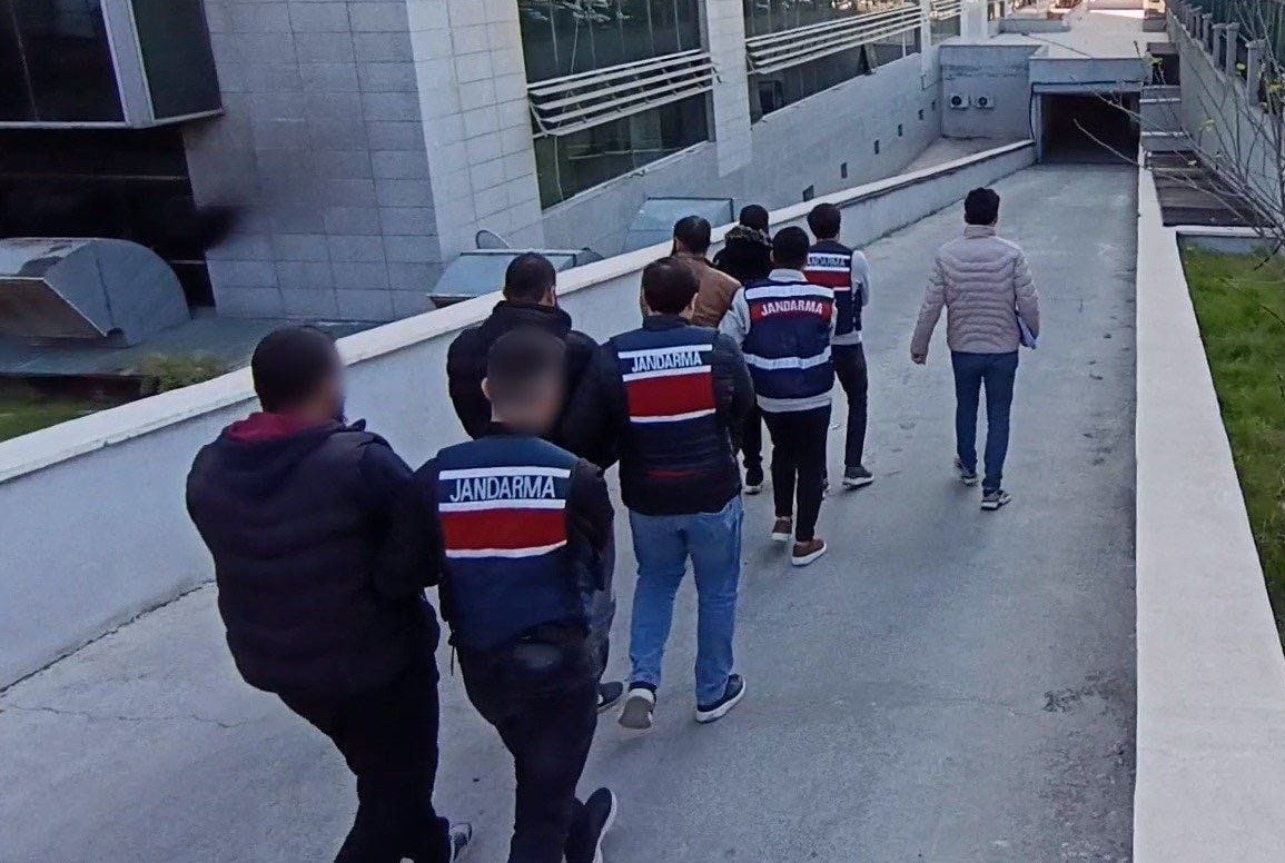 mersinde deas operasyonu 3 tutuklama 0 cvN7edIX