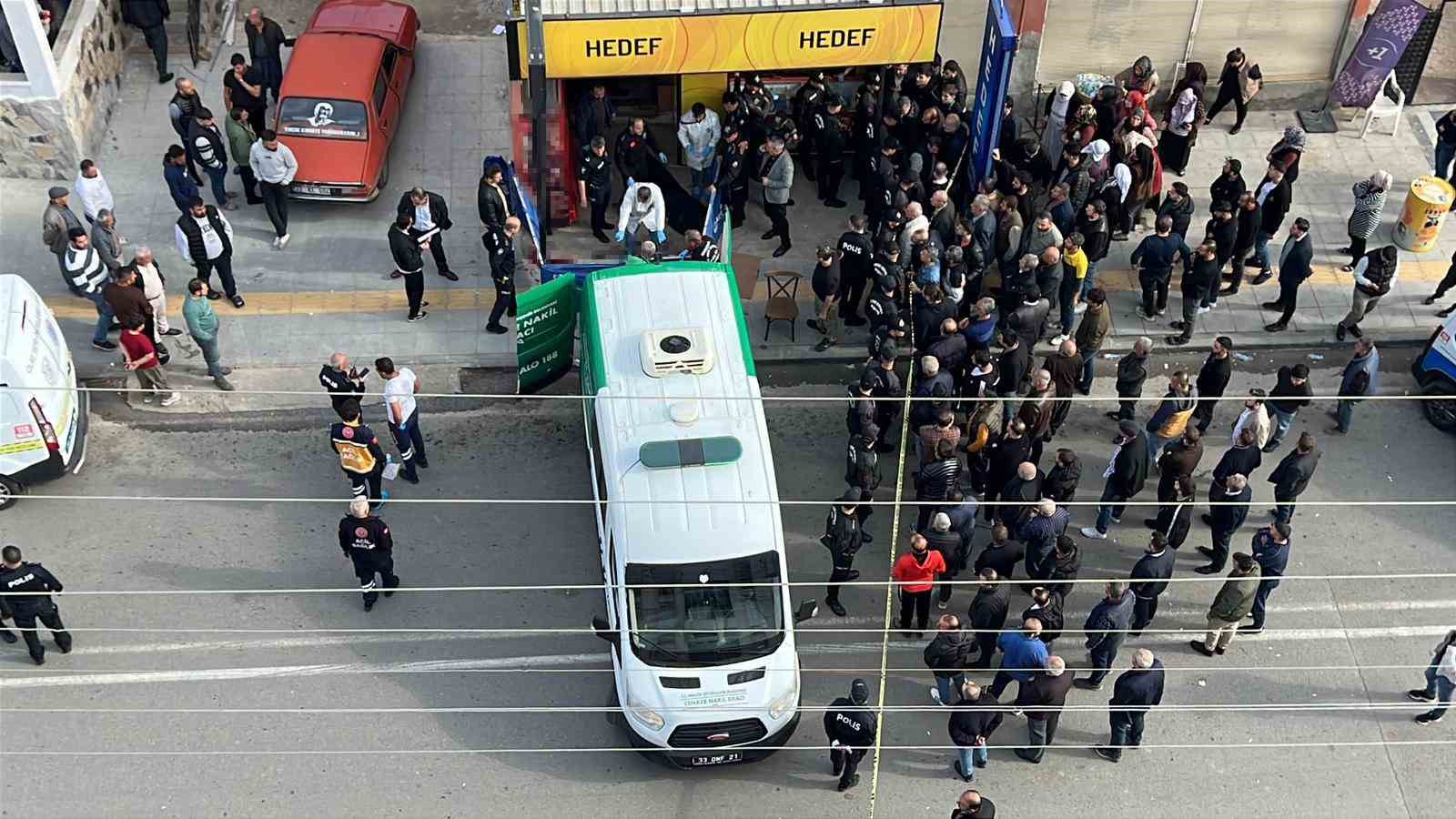 mersinde dehset once anne ogulu ardindan bufeciyi oldurdu 5 HKdHliIf