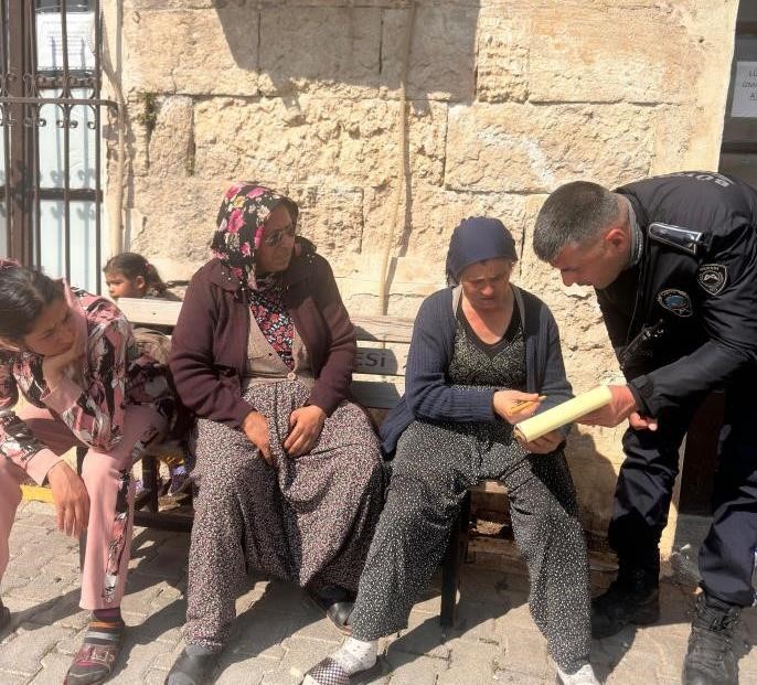 mersinde dilencilerin uzerinden 24 bin 577 tl cikti 3 s2OSvG74