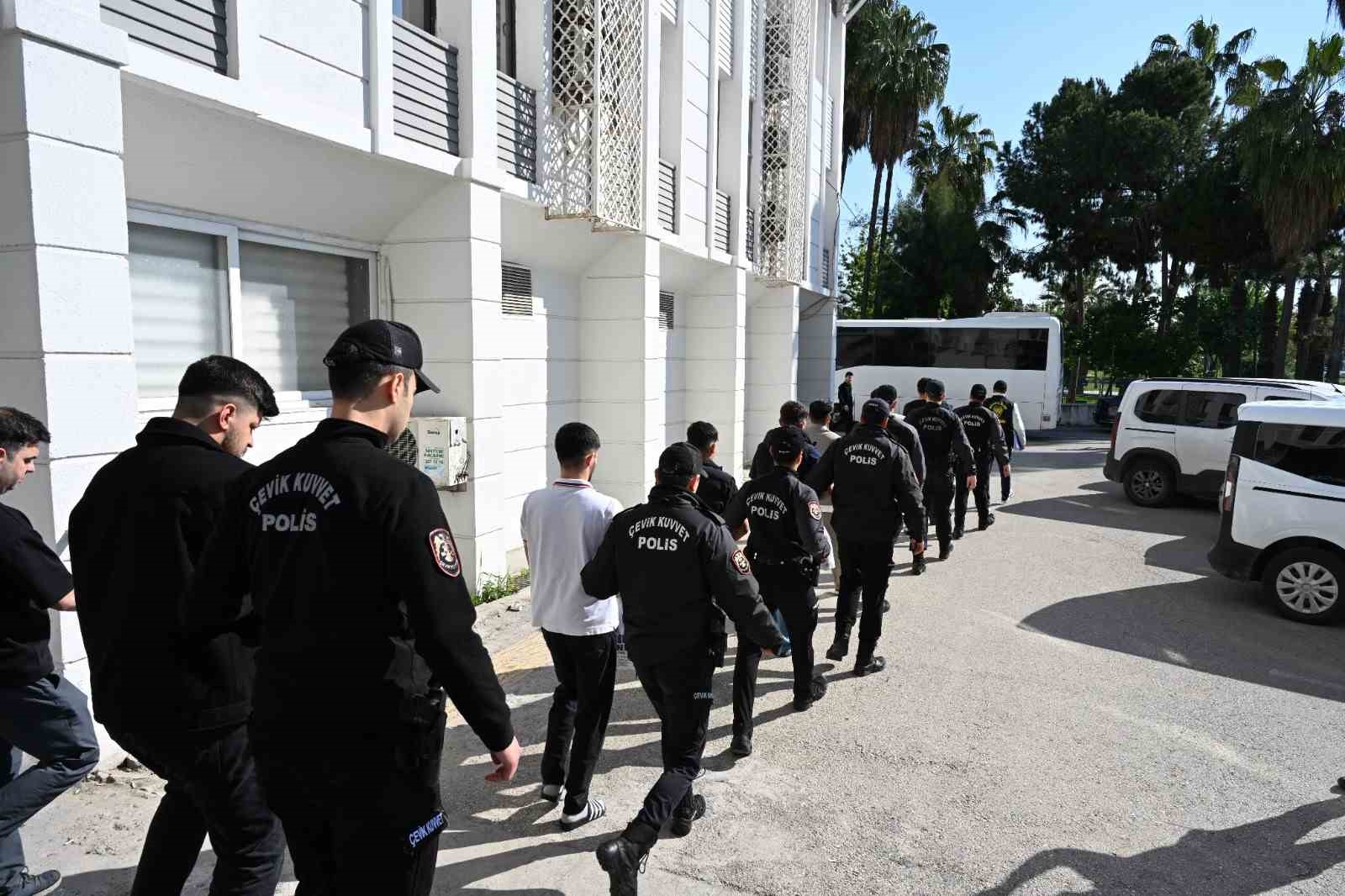 mersinde dolandiricilik sebekesi cokertildi 100 milyonluk para trafigi ortaya cikti 0 atriim8a