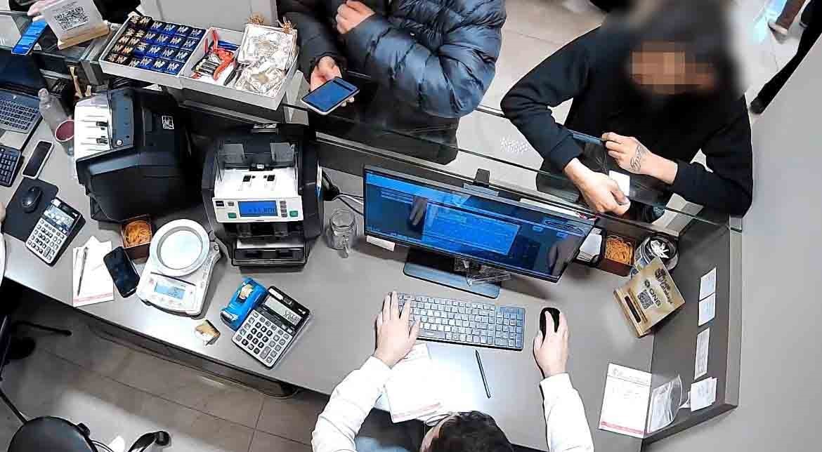 Mersin’de dolandırıcılık şebekesine operasyon: 9 gözaltı 4 mersinde dolandiricilik sebekesine operasyon 9 gozalti 0 BYPbjgWr