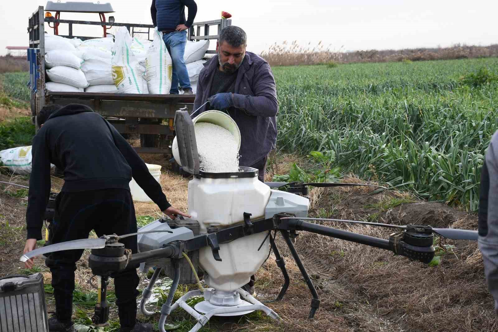 mersinde dronla gubreleme ve ilaclama ciftcinin zayiatini sifira indirdi zamandan tasarruf sagladi 6 57yPTXfK
