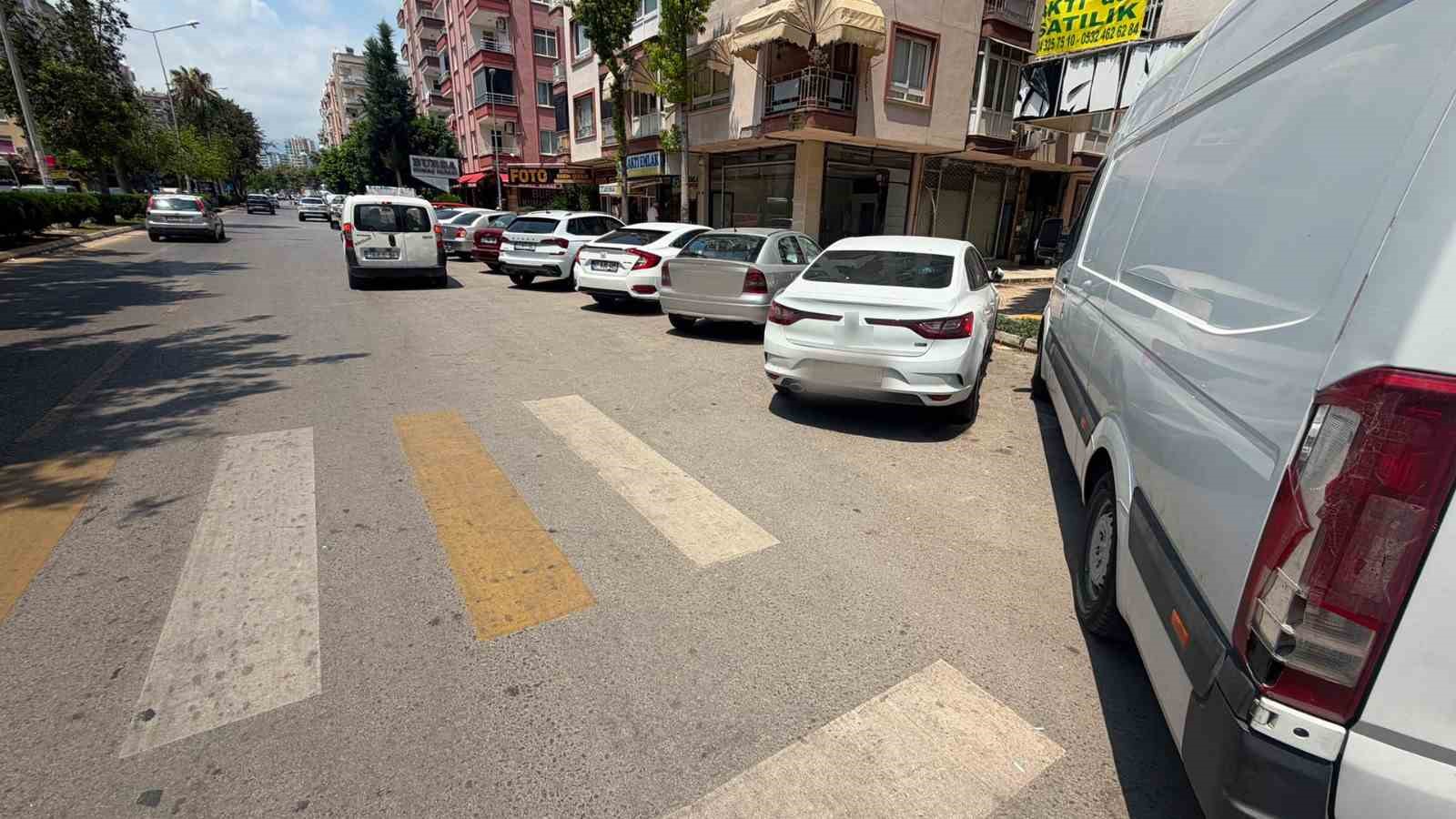 mersinde engelli rampasi ve kaldirimi isgal eden 184 araca ceza 0 s4d88urJ