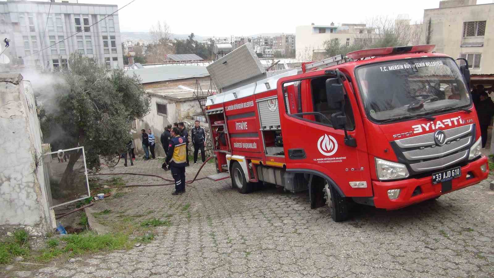 mersinde ev yangini bir ev kullanilamaz hale geldi 3 GuhqRbgE
