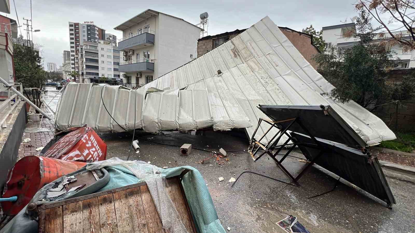 mersinde firtina ve saganak hayati olumsuz etkiledi 1 pqZK4n2e