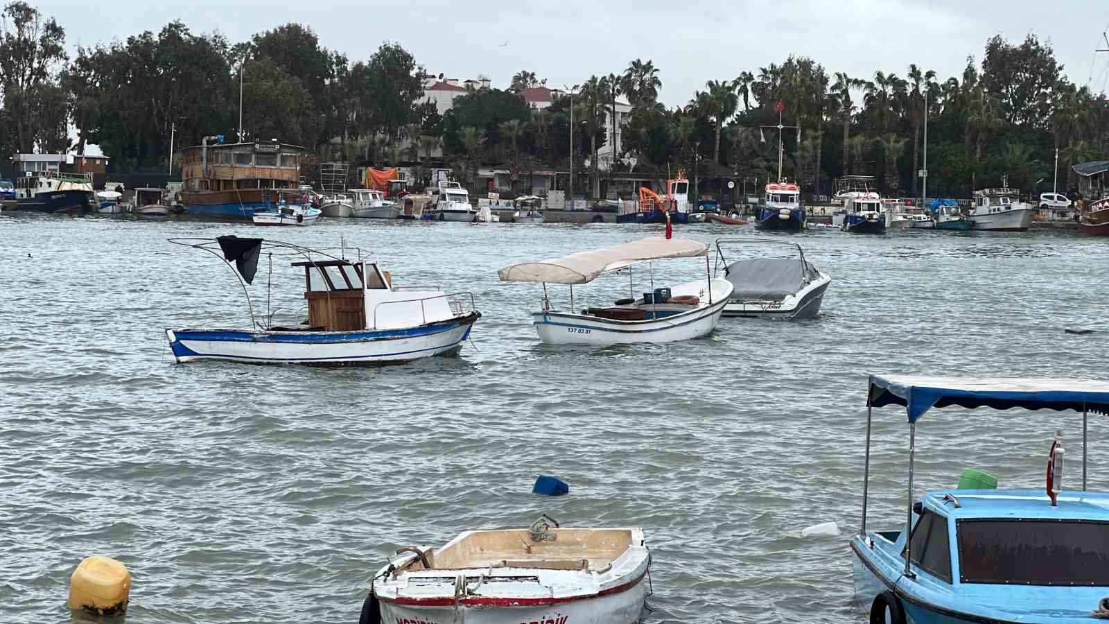 mersinde firtina ve saganak hayati olumsuz etkiledi 2 3c6OOn7Q