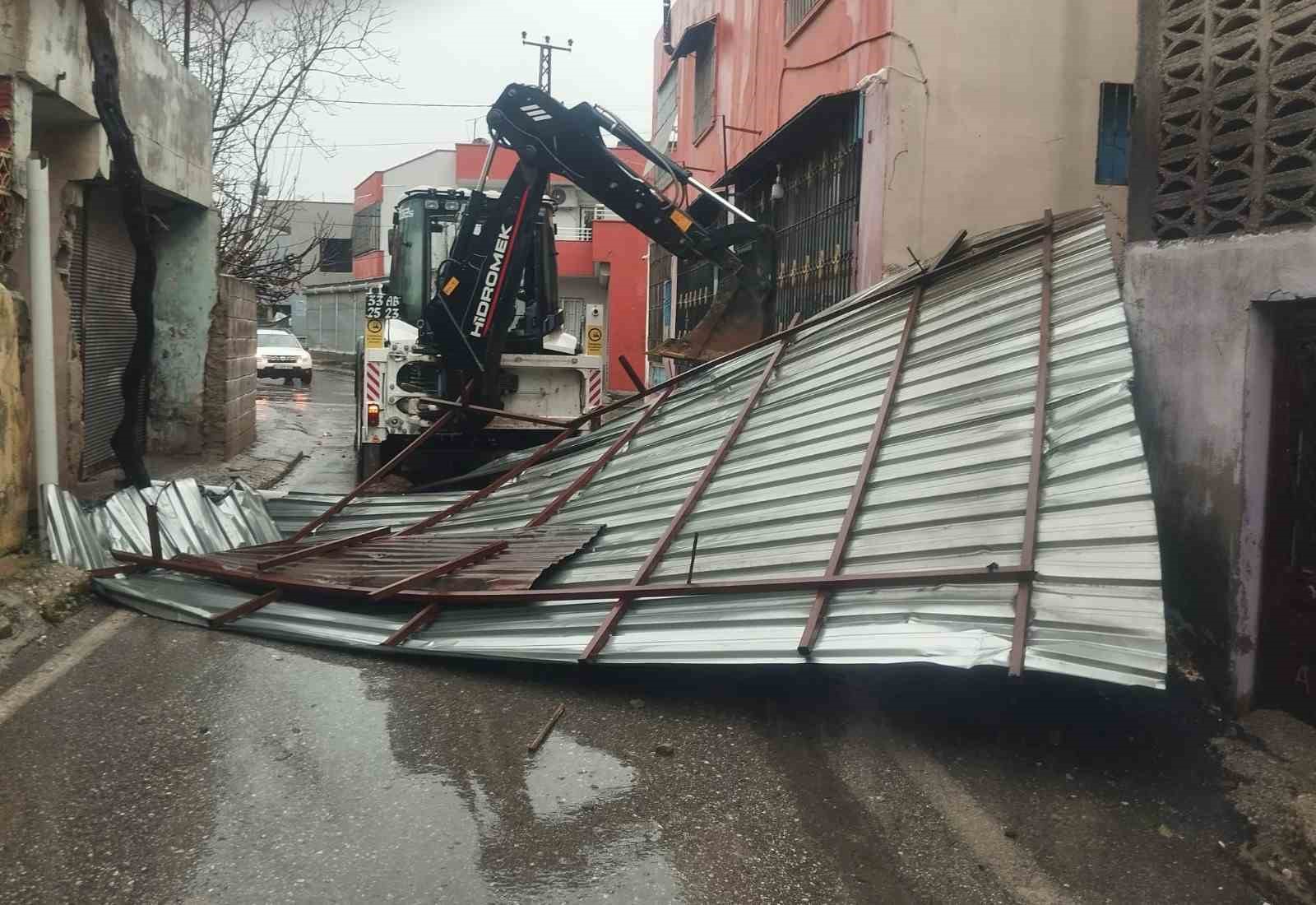 mersinde firtina ve saganak hayati olumsuz etkiledi 4 M48LXrQg