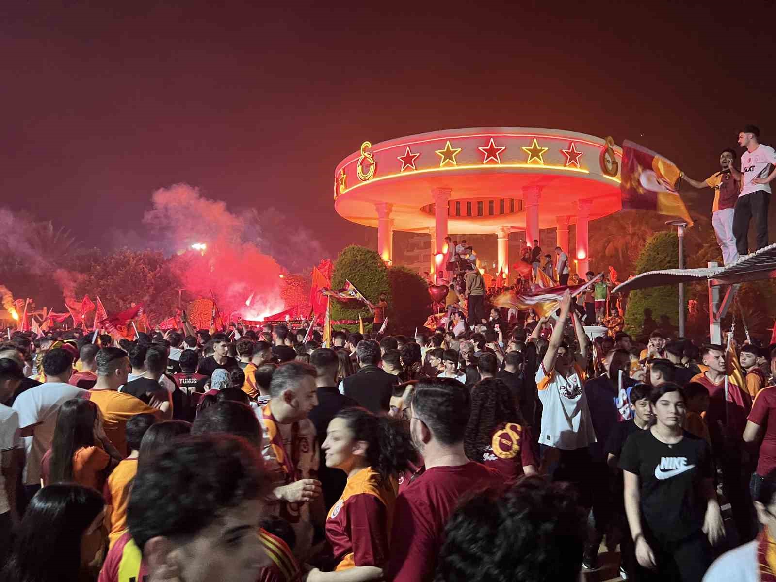 mersinde galatasarayin sampiyonlugu buyuk coskuyla kutlandi 3 EsGlYDV7