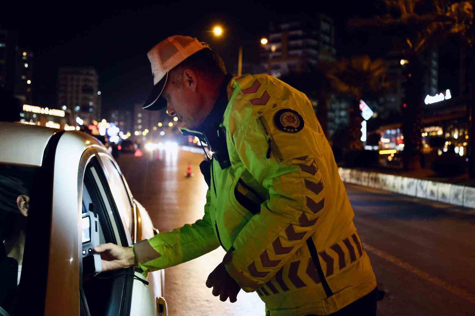 Mersin’de günübirlik ev ve eğlence mekânlarına denetim: 4 milyon 472 bin TL ceza kesildi 6 mersinde gunubirlik ev ve eglence mek nlarina denetim 4 milyon 472 bin tl ceza kesildi ddOlrpQK