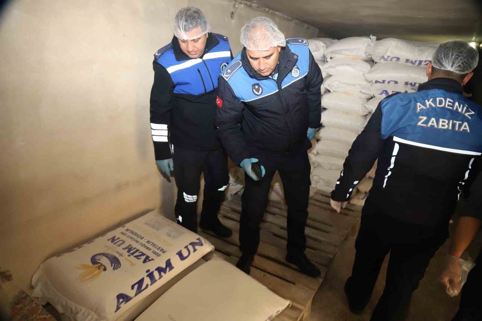 mersinde hijyen kurallarina uymayan firina 6 bin 400 lira ceza 3 CelYO8KH
