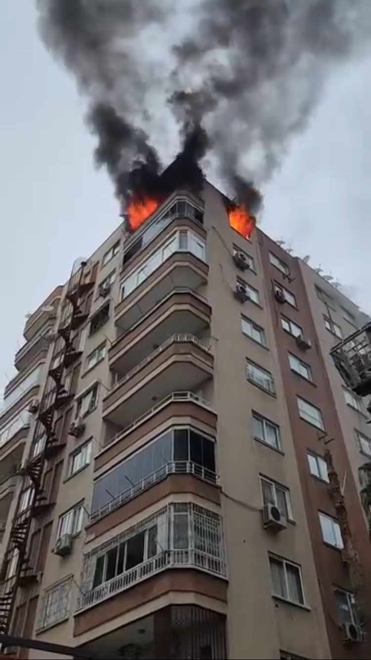 mersinde iki ayri ev yangini 2