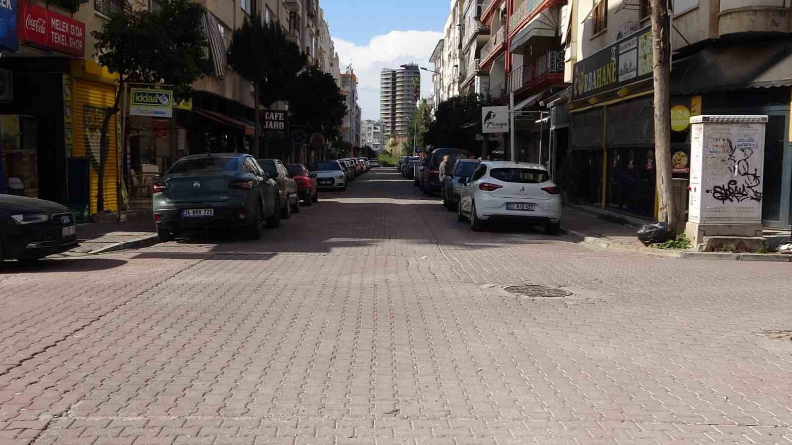 mersinde iki grup arasinda bicakli kavga 1 agir yarali 1 ObMIW7u9