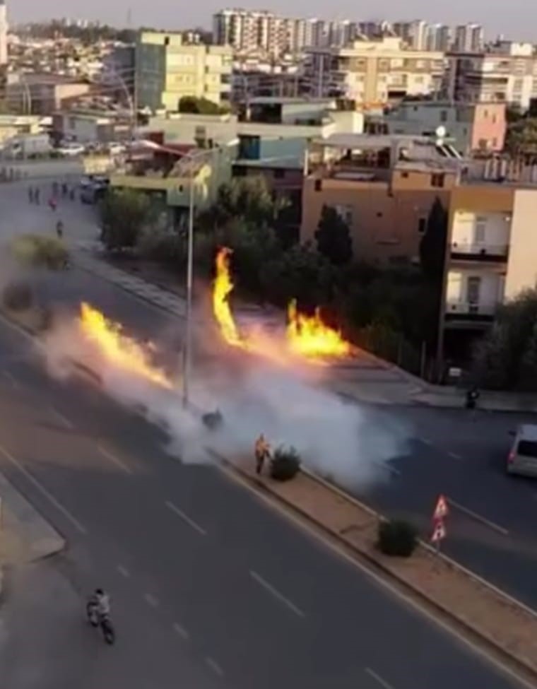 Mersin’de internet çalışması için yapılan kazı doğalgaz borusuna zarar verdi: 2 yaralı 6 mersinde internet calismasi icin yapilan kazi dogalgaz borusuna zarar verdi 2 yarali 2 ftfGQrUi