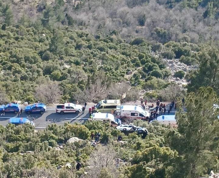 mersinde isci servisi ucurumdan yuvarlandi olu ve cok sayida yarali var 2 l111gIkk