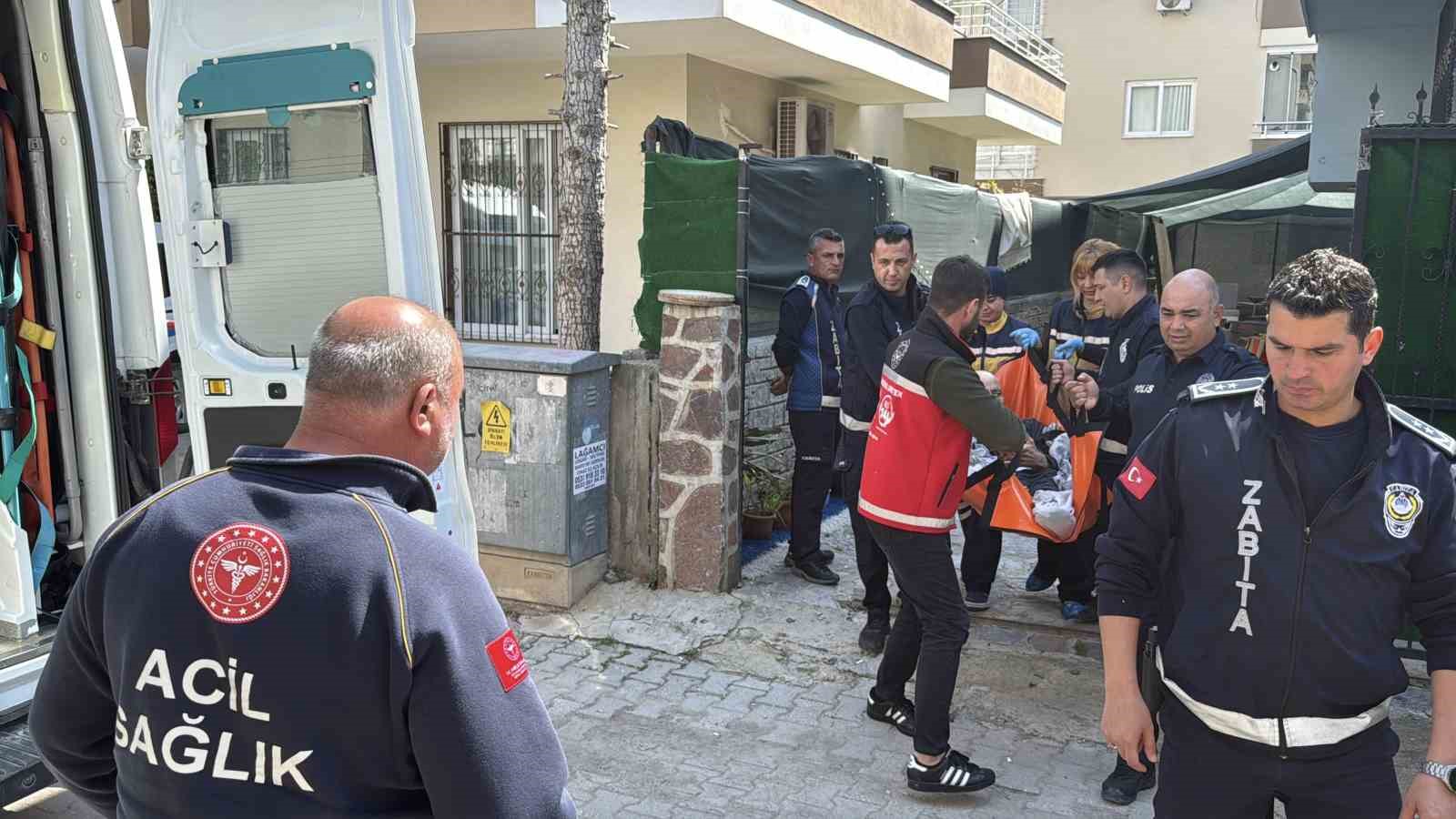 mersinde kacak huzurevine operasyon 12 yasli koruma altina alindi 1 YXEUQYOr