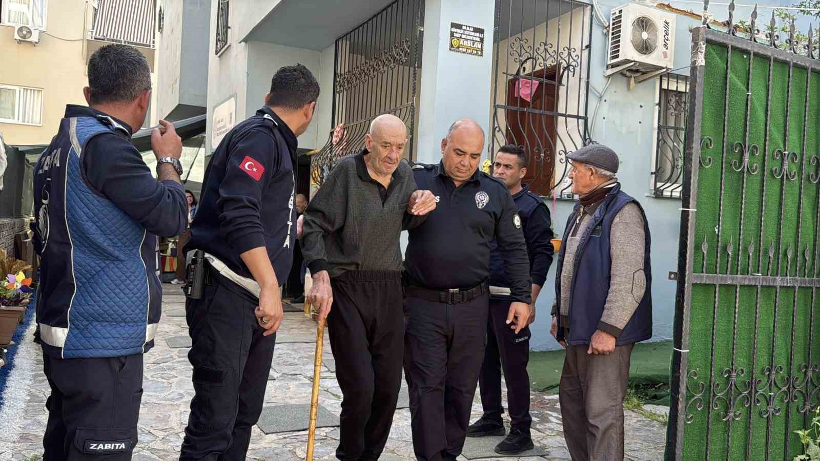 mersinde kacak huzurevine operasyon 12 yasli koruma altina alindi 3 HQOGkz6i