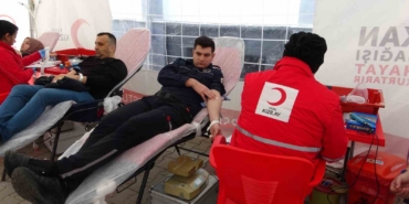 mersinde-kan-veren-itfaiye-erleri-ogrencilerden-alkis-aldi-dvGkMkYB.jpg