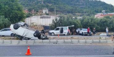 mersinde-kaza-yapan-otomobil-takla-atti-2-yarali-OJmFIn1P.jpg