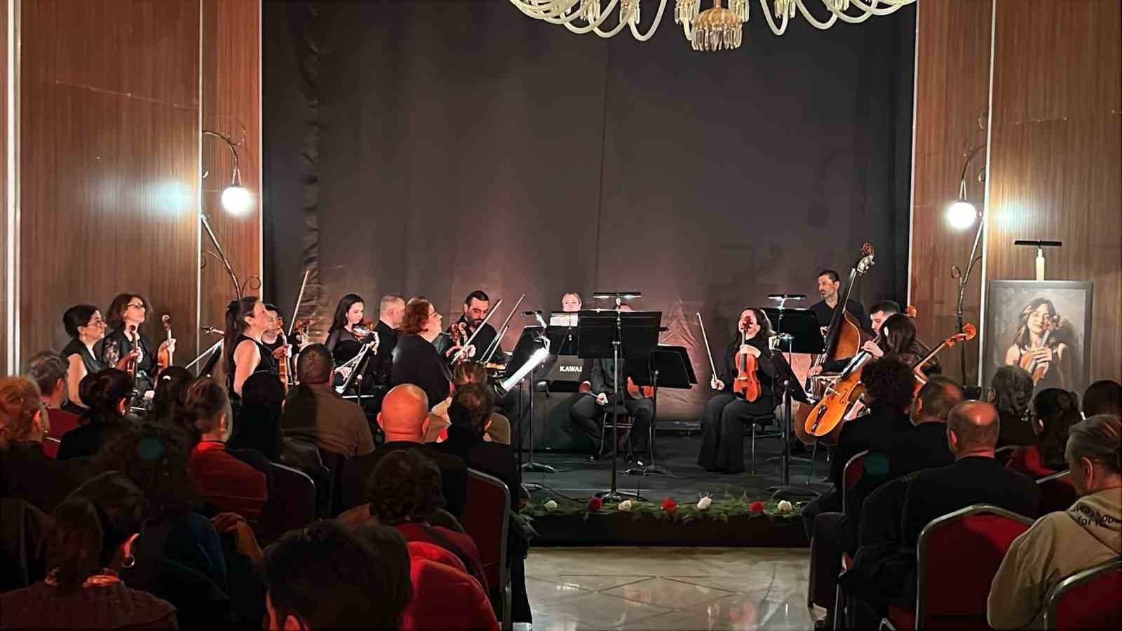 mersinde kazada hayatini kaybeden keman sanatcisi lacin akyol unutulmadi 2 ipPTMt4y