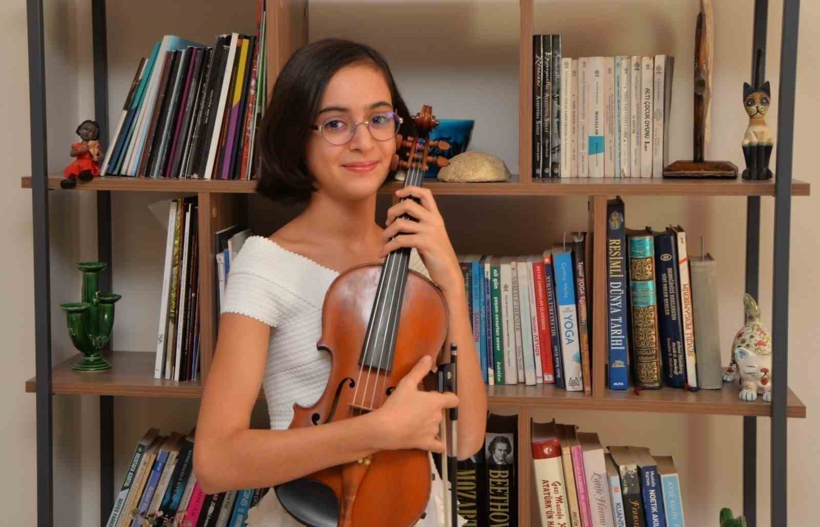 mersinde kazada hayatini kaybeden keman sanatcisi lacin akyol unutulmadi 3 J51srgT1