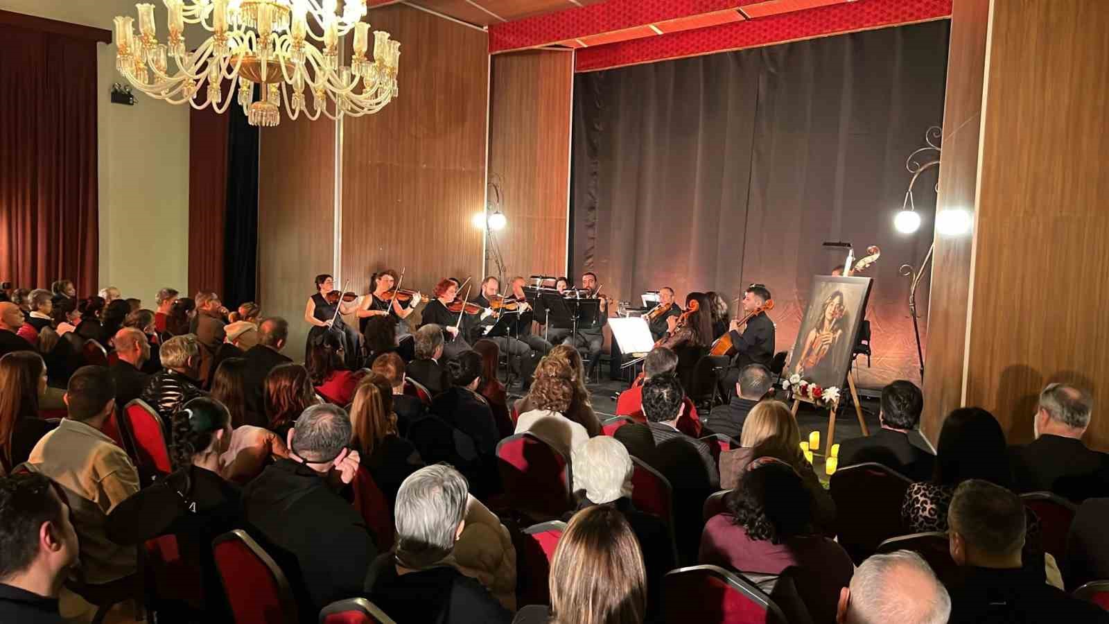 mersinde kazada hayatini kaybeden keman sanatcisi lacin akyol unutulmadi 5 dT6Si6Yg