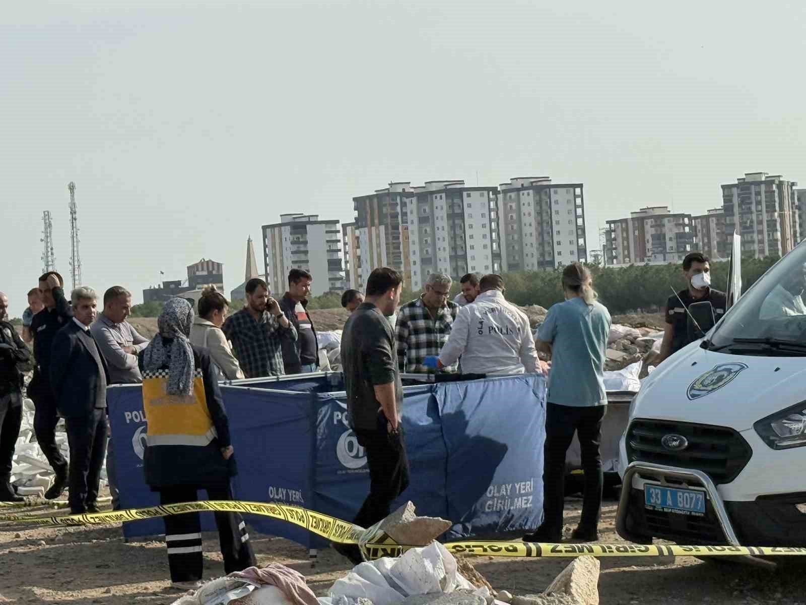 mersinde korkunc cinayet oldurup tuzlayip haliya sarip cekyatla atmislar 1 MJ1cNjgs