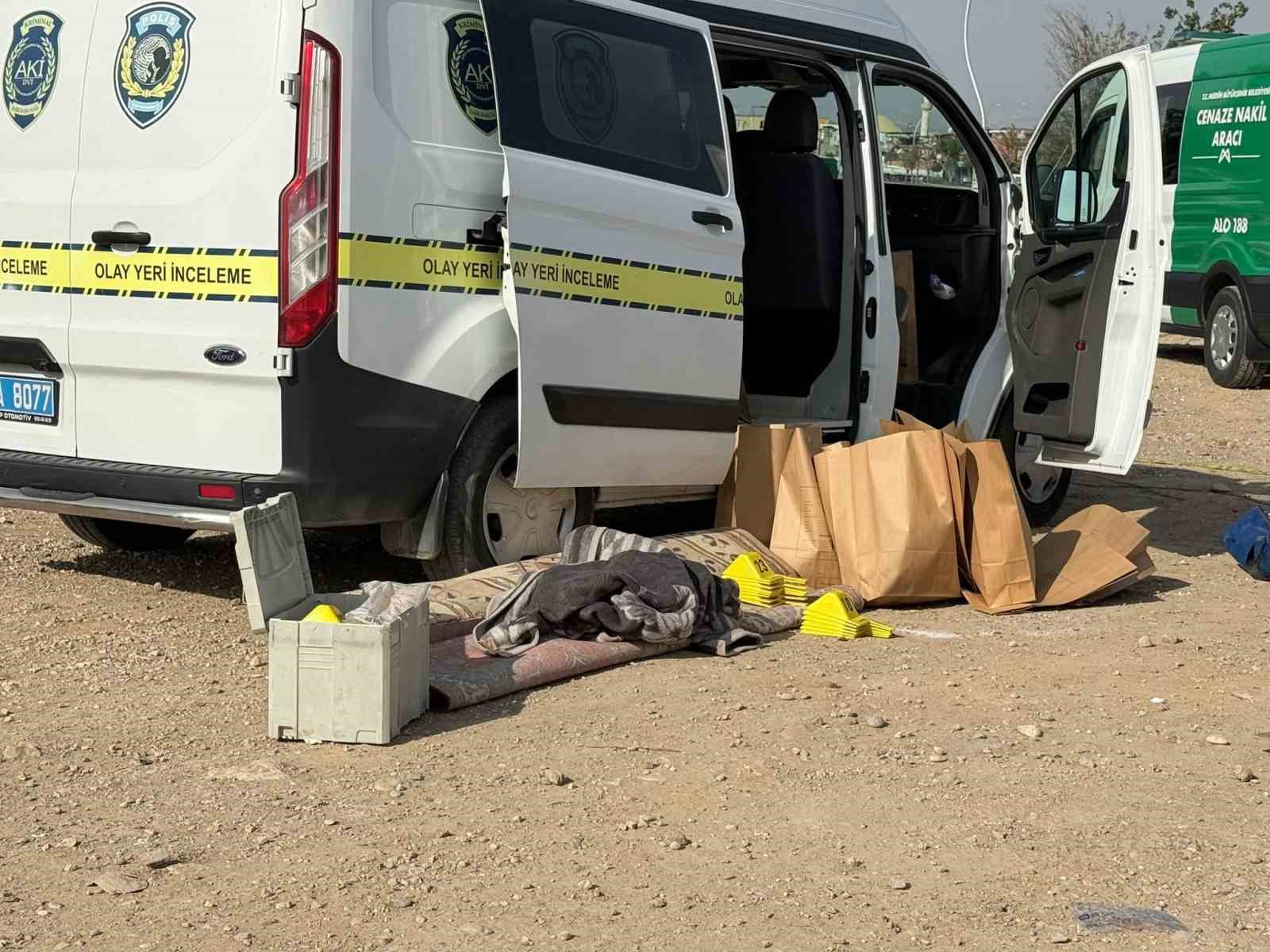 mersinde korkunc cinayet oldurup tuzlayip haliya sarip cekyatla atmislar 6