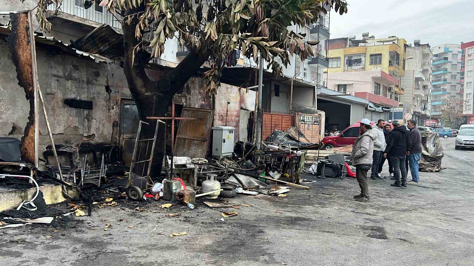 mersinde kundaklanan evde 58 yasindaki kisi agir yaralandi 4 OZbj4Epn