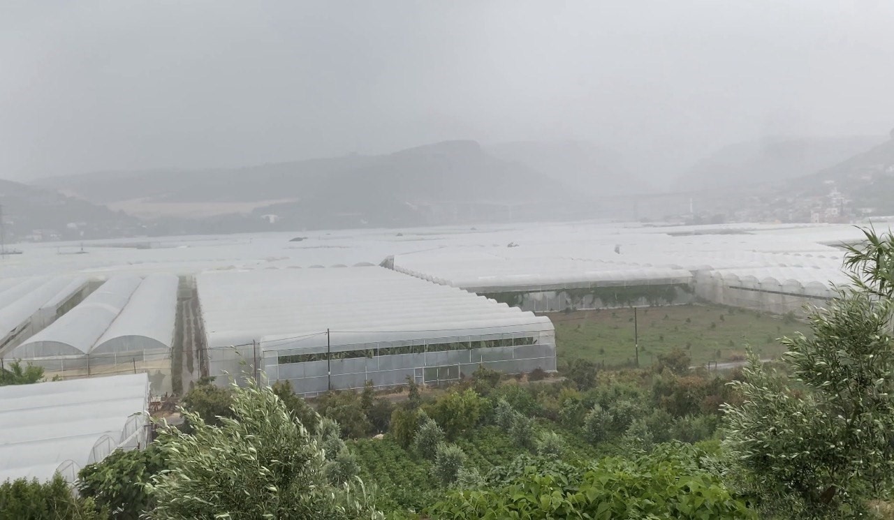 mersinde meteorolojinin uyarisi sonrasi yagis etkili oluyor 0 seaJavwZ