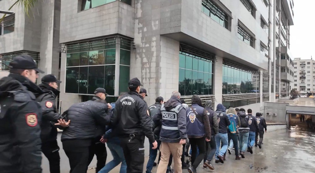 mersinde milyarlik yasa disi bahis operasyonu 9 tutuklama 4