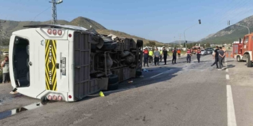 mersinde-ogrenci-servisi-devrildi-17-yarali-SST4mKKT.jpg