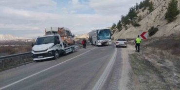 mersinde-otobusle-minibus-carpisti-kaza-ucuz-atlatildi-2-yarali-RE2FZ9Wl.jpg