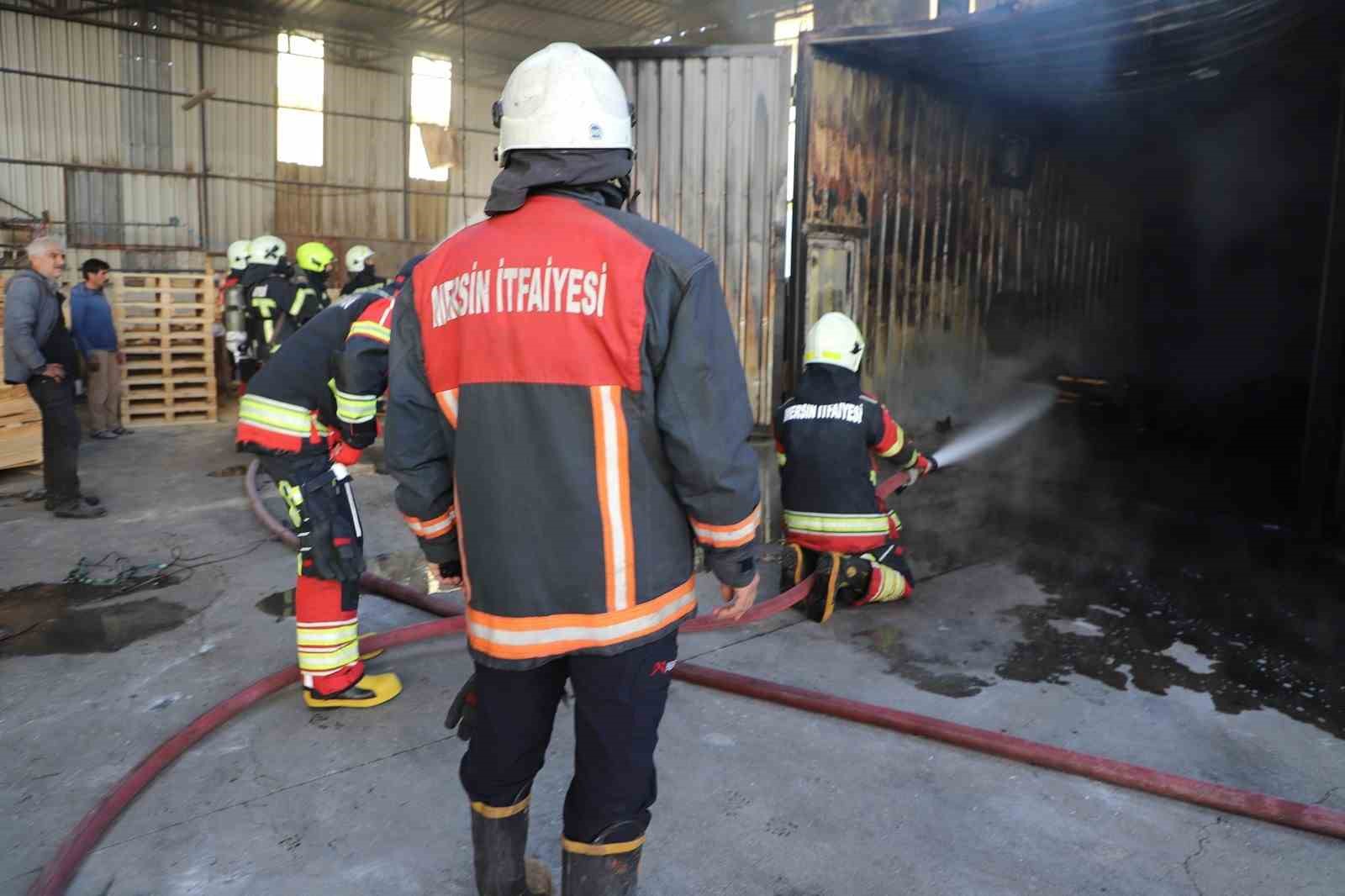 mersinde palet imalathanesinde cikan yangin kontrol altina alindi 2