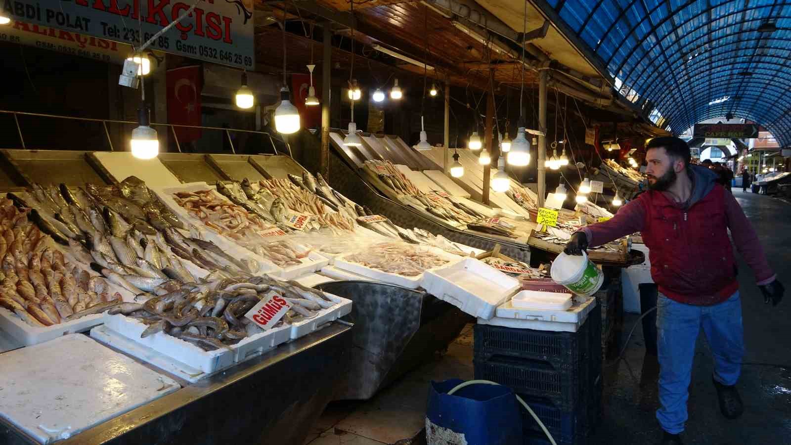 mersinde ramazanda balik fiyatlari dustu satislar artti 4 9RI3UyWK