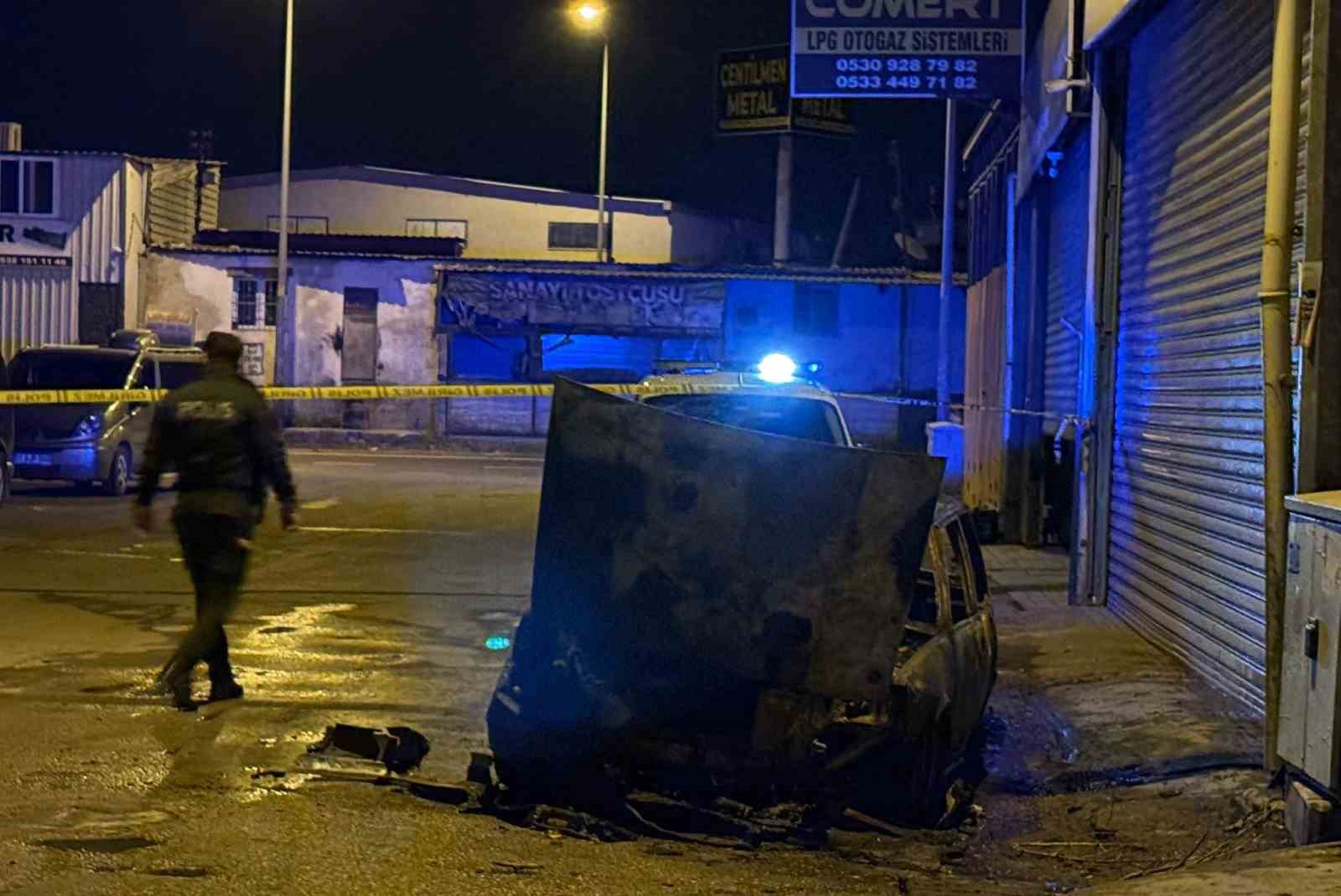 mersinde sanayi sitesinde park halindeki 5 arac kundaklandi 3 ZOlJrPYv