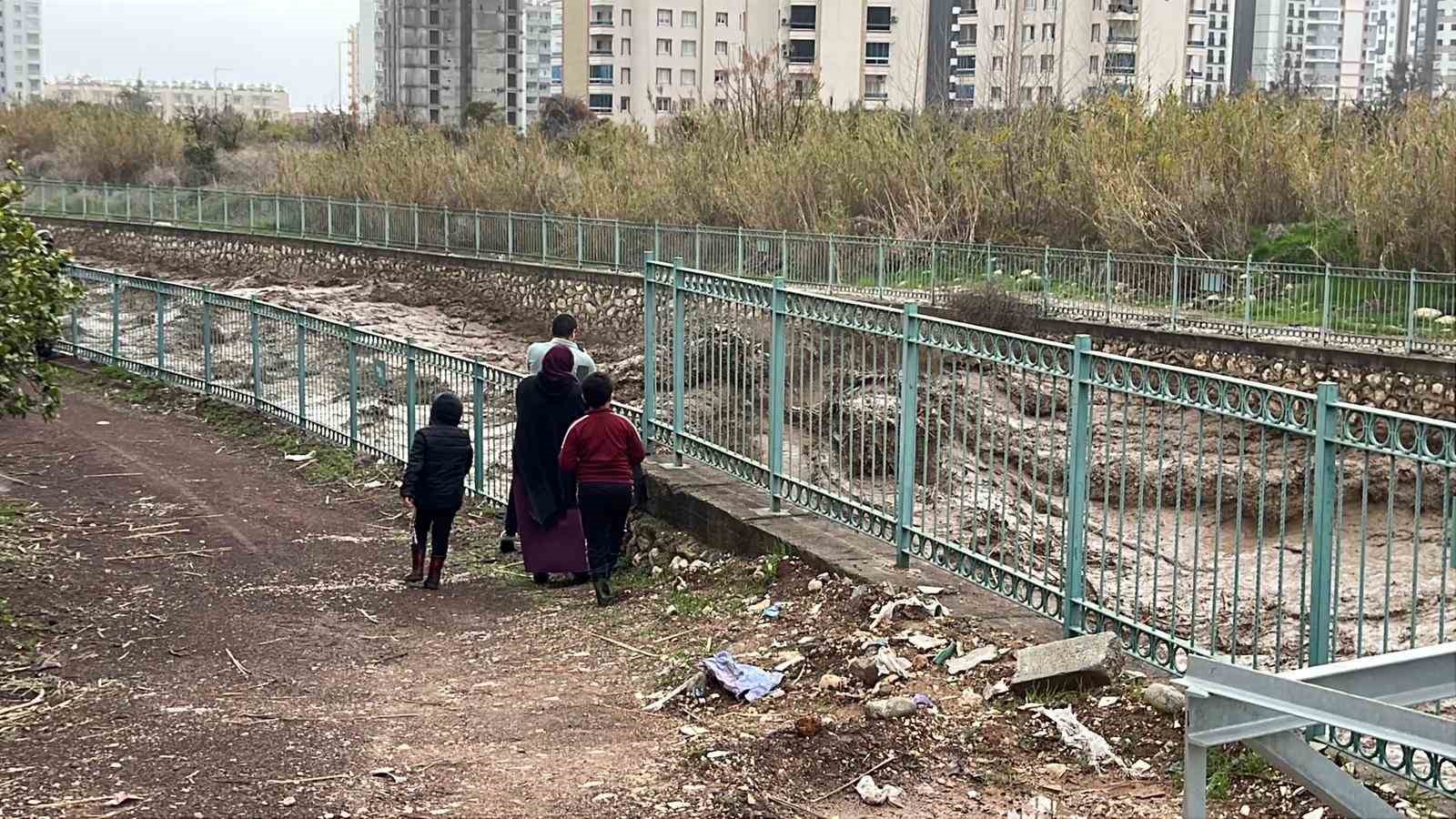 mersinde selin yaralari sariliyor 1 zm65gdMC