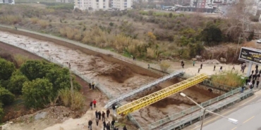 mersinde-siddetli-yagis-sel-ve-su-taskinlarina-neden-oldu-UMq12MKS.jpg