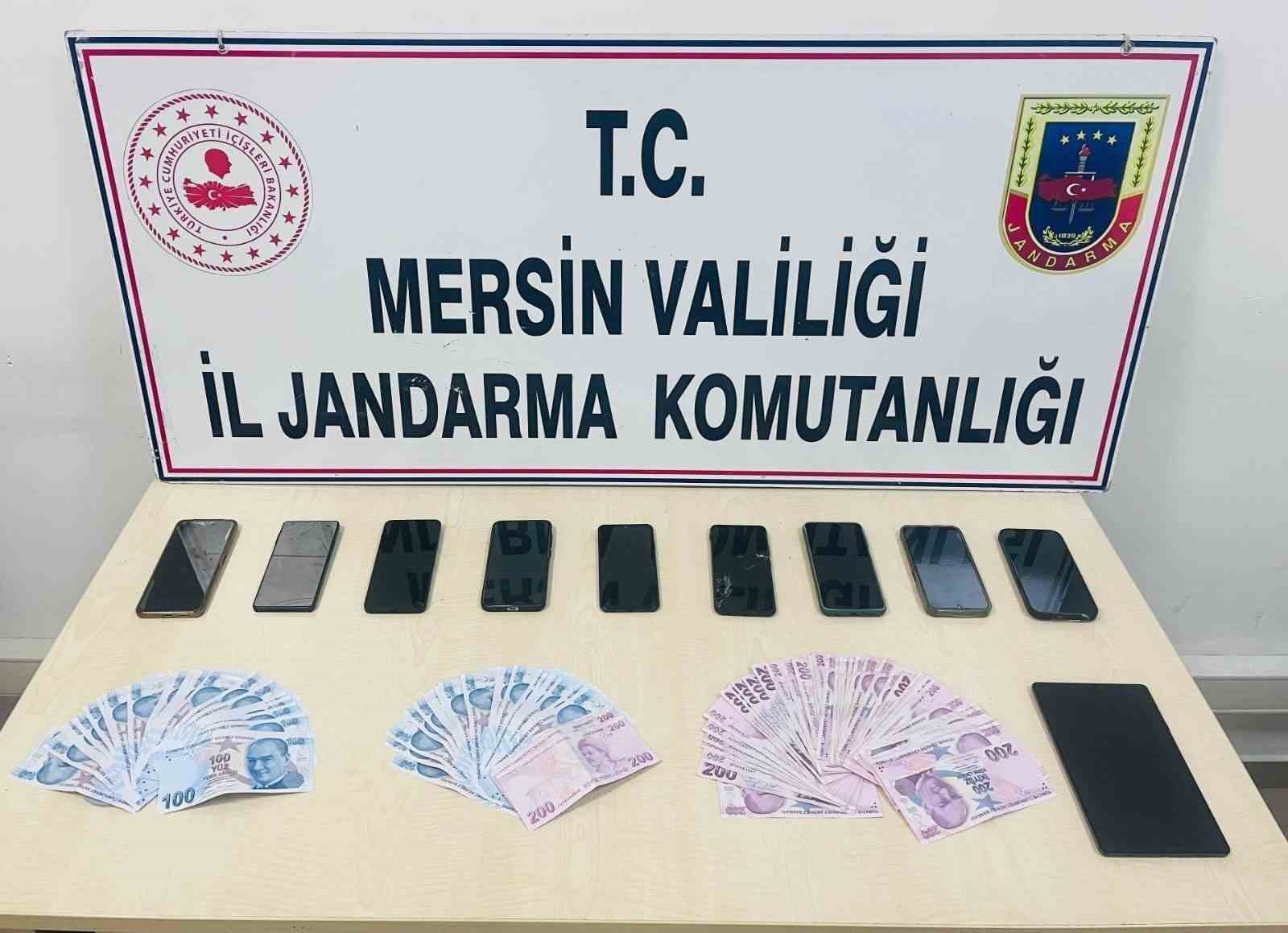 mersinde sosyal medya dolandiricilarina jandarma operasyonu 1 WTGAE3RE