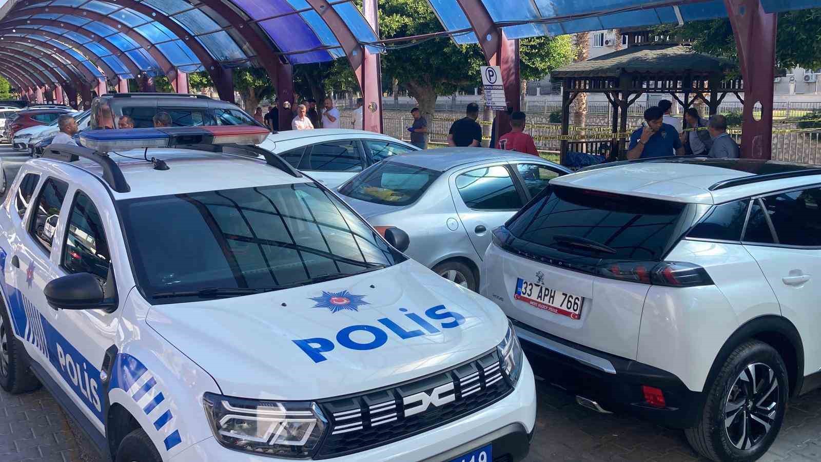 Mersin’de şüpheli ölüm: Parkta cansız bedeni bulundu 5 mersinde supheli olum parkta cansiz bedeni bulundu 1 JUl6uDK5