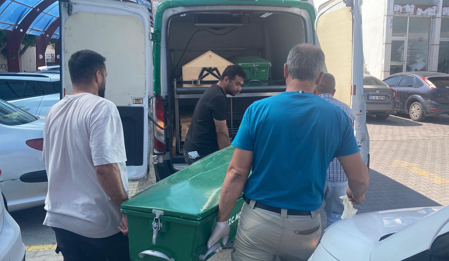 Mersin’de şüpheli ölüm: Parkta cansız bedeni bulundu 6 mersinde supheli olum parkta cansiz bedeni bulundu 2 tBgCLvX8