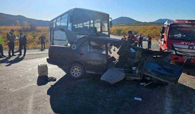 mersinde-tarim-iscilerini-tasiyan-midibus-otomobille-carpisti-3-olu-12-yarali-bVvqhQxT.jpg