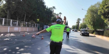 mersinde-trafikte-kamerali-siki-denetim-10-gunde-bin-413-surucu-ceza-yedi-nQMI1Dwx.jpg