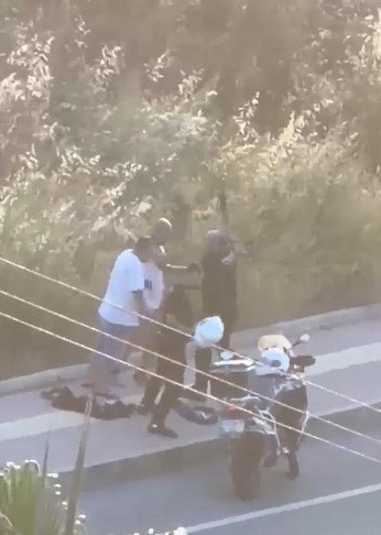 Mersin’de üst aramasında polislere direnen şahıslar ile polisler arasında arbede 5 mersinde ust aramasinda polislere direnen sahislar ile polisler arasinda arbede 1 pV39QPZs