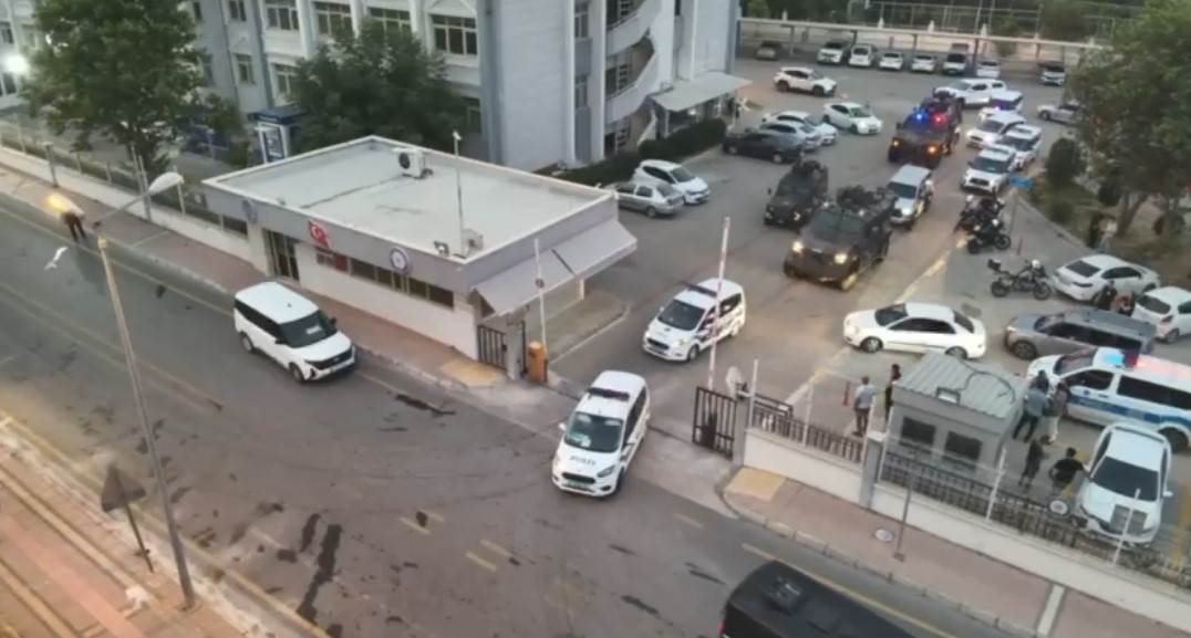 Mersin’de uyuşturucu kullanıcılarına şafak operasyonu: 42 gözaltı 4 mersinde uyusturucu kullanicilarina safak operasyonu 42 gozalti 0 eXnFO3fp